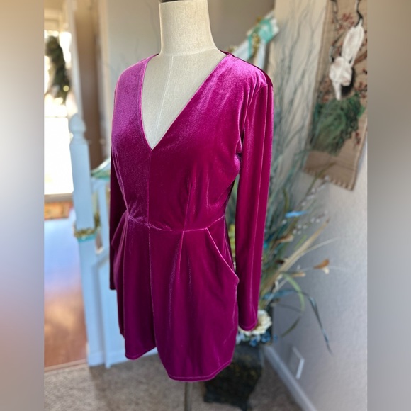 Candies Magenta Pink Velvet Romper - Picture 4 of 12